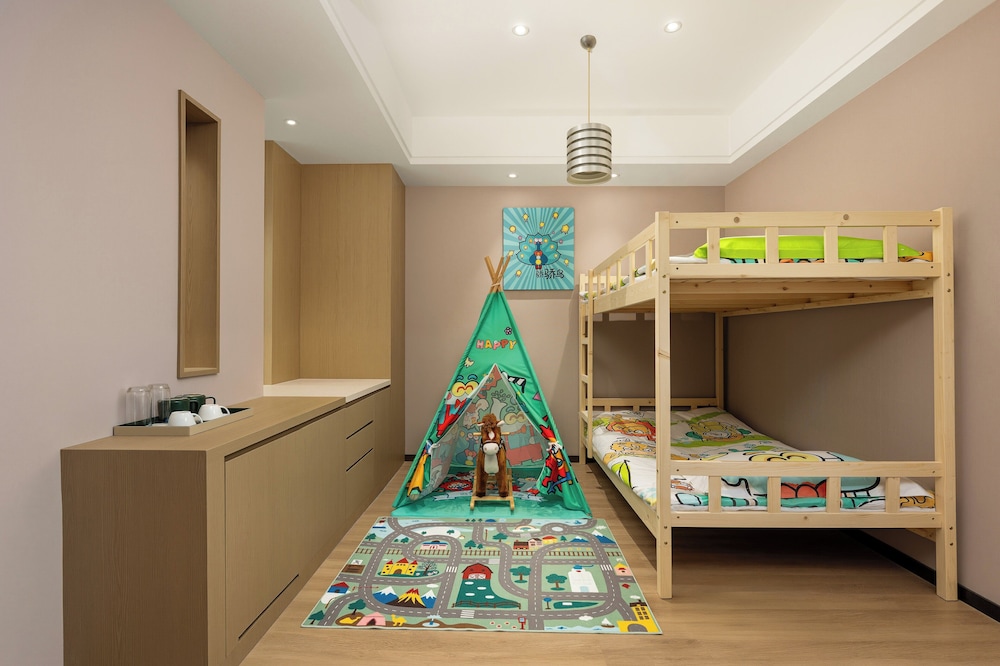 Kids Theme, Suite, King Bed