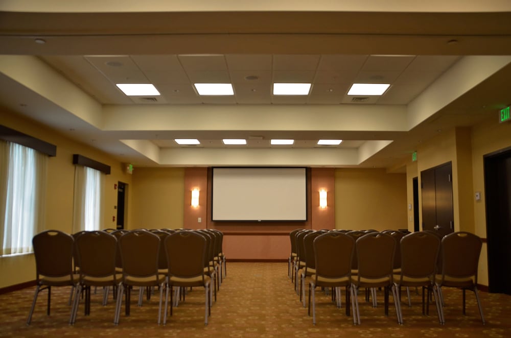 Hyatt Place North Charleston 40/44