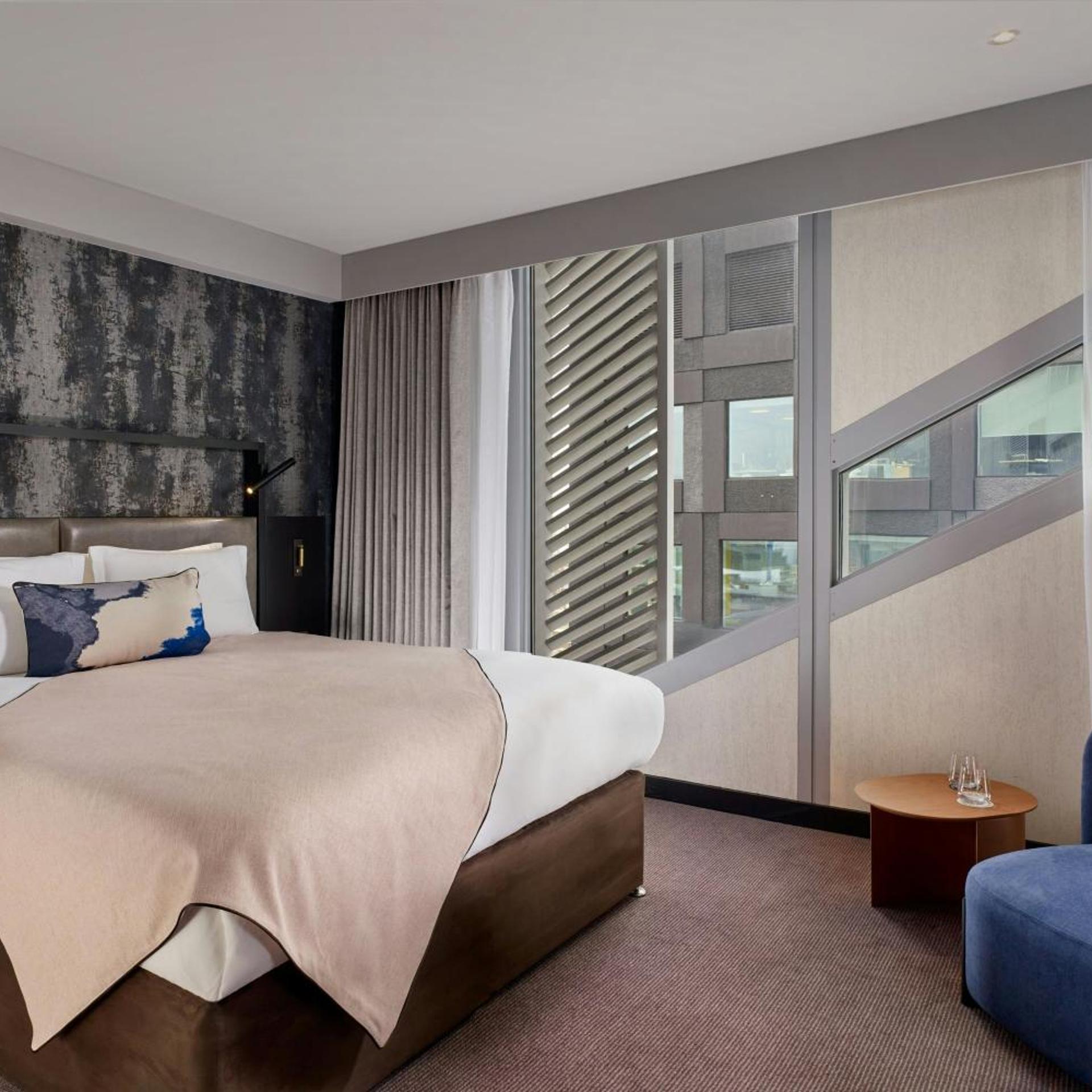 Feeling, Guest Room, Superior, King Bed, City View