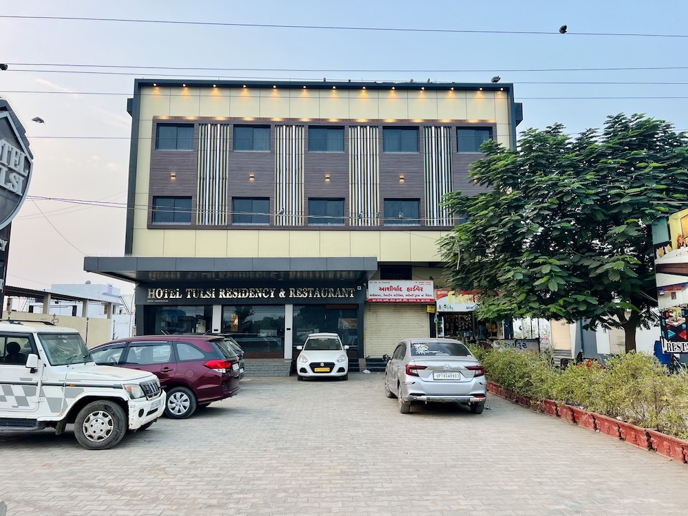 Hotel Tulsi 33/38
