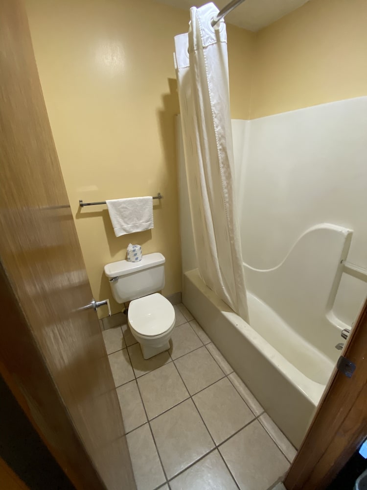 Rodeway Inn Baxley, GA 84/86