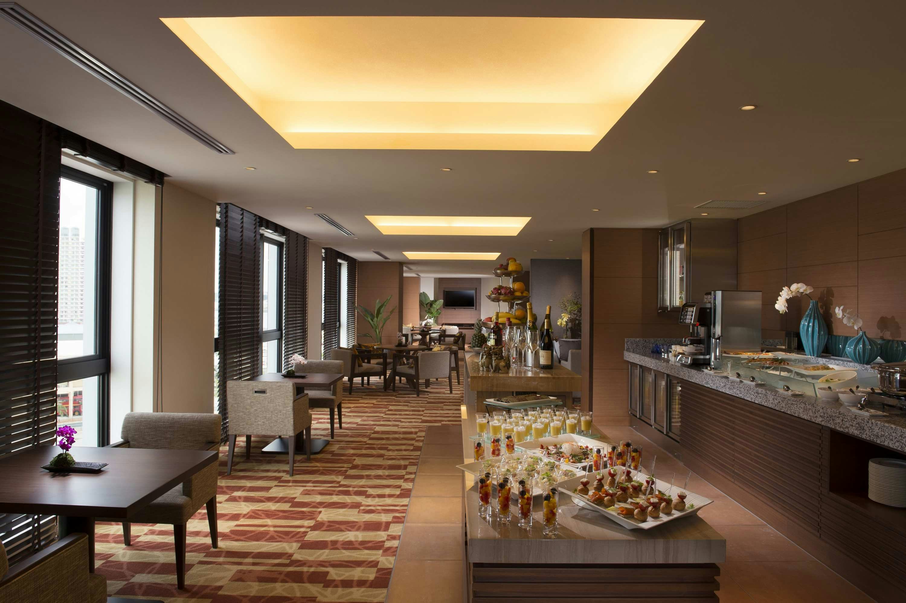Hilton Okinawa Chatan Resort 61/77