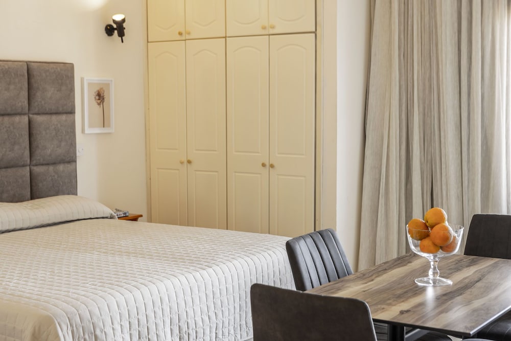 Stephanos Hotel Apartments 12/47