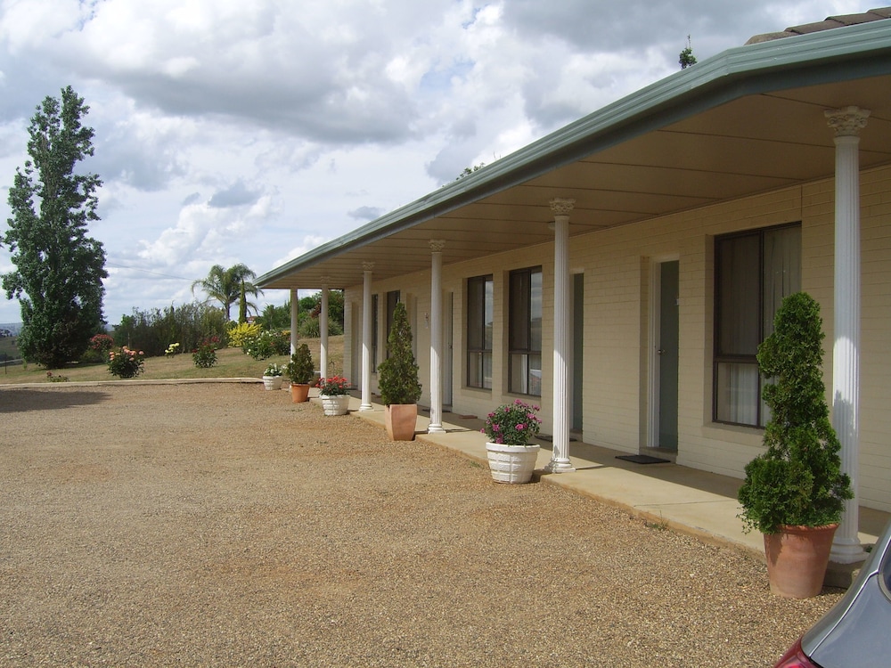 Garden Motor Inn 2/71