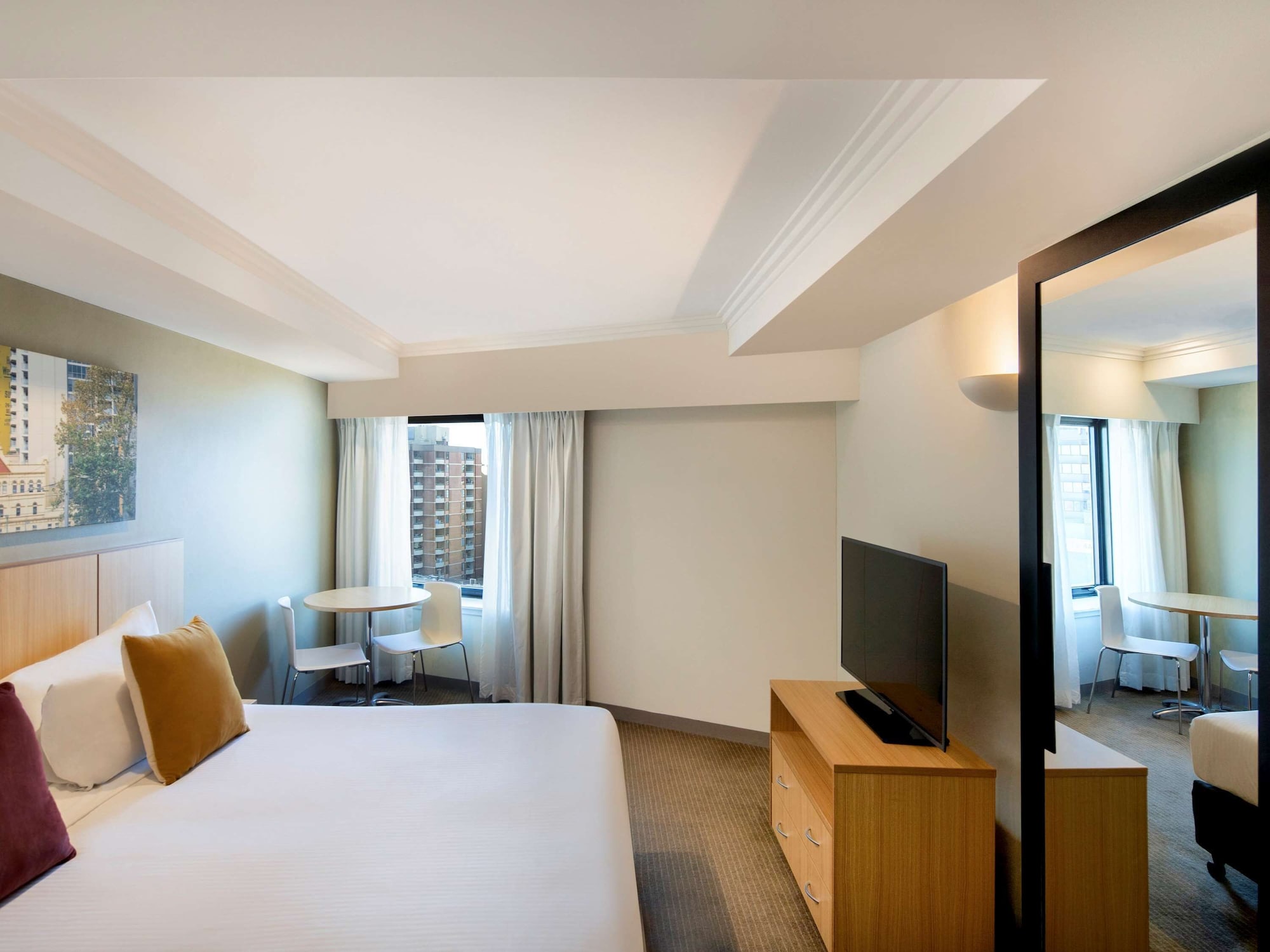 SUPERIOR, QUEEN BED, ACCESSIBLE