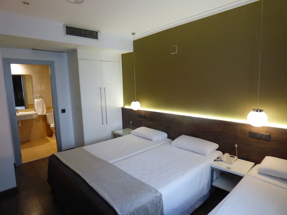 Hotel Moderno BCN 31/70
