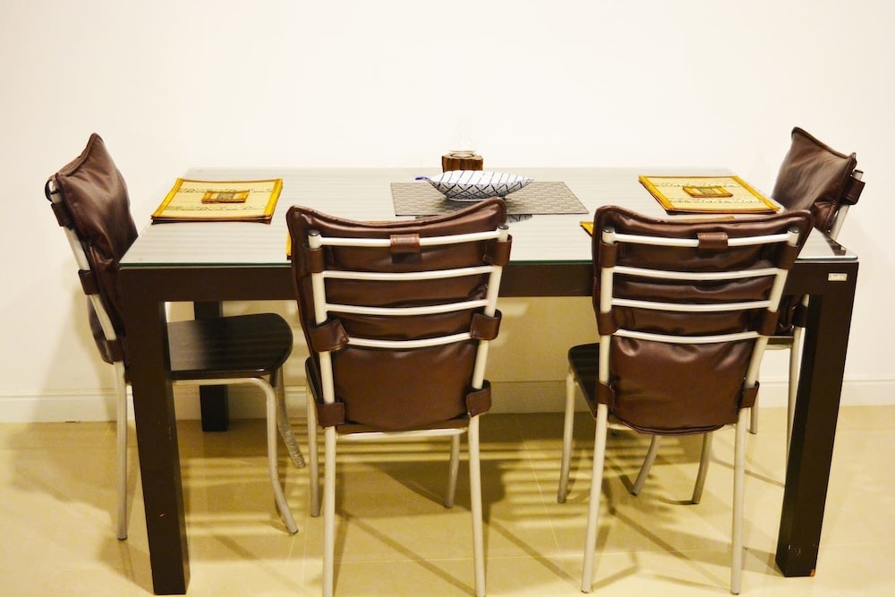 Serena Sathorn Suites 29/44