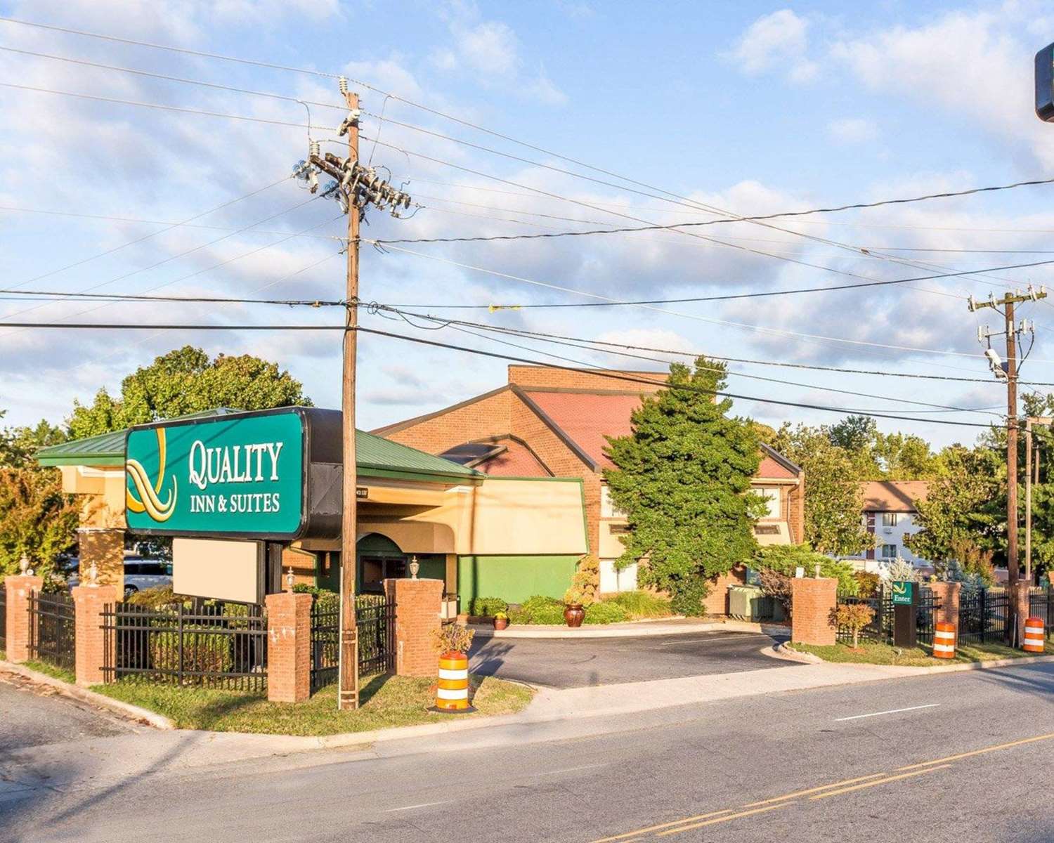 Quality Inn & Suites Coliseum 18/20