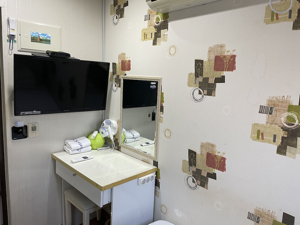 Hostel Chloe 6/50