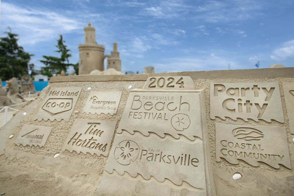 Coast Parksville Hotel 3/50
