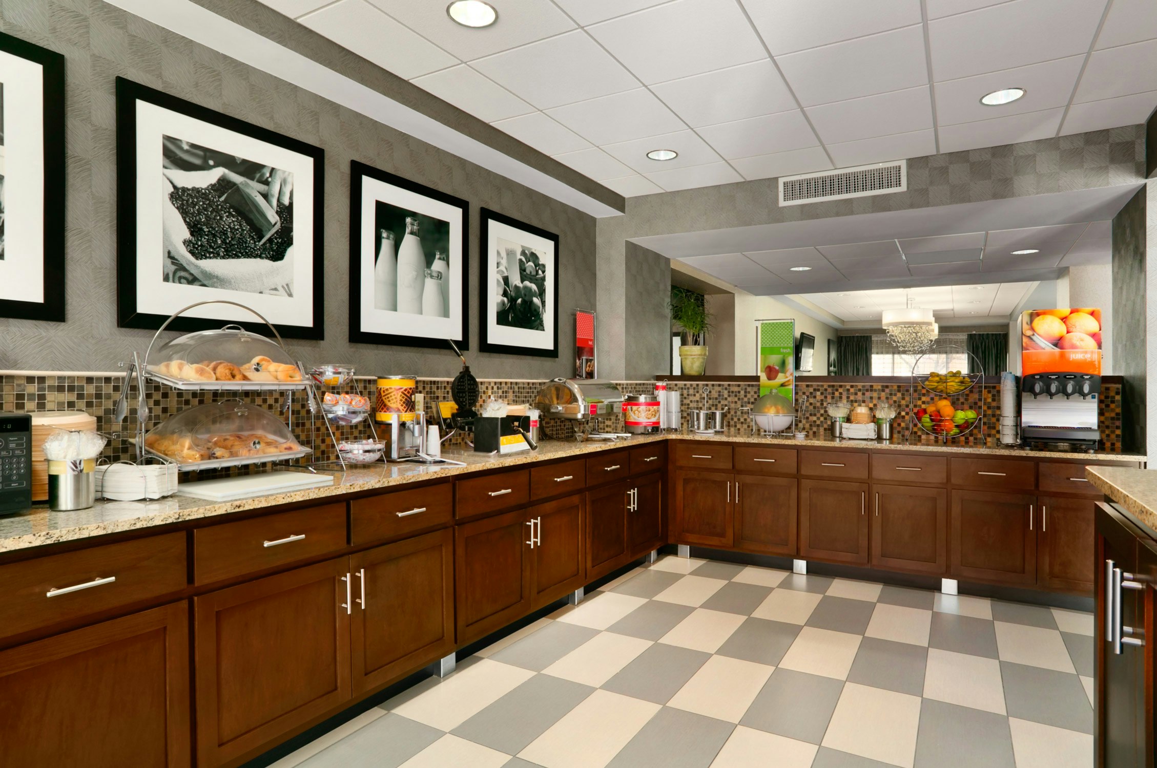 Hampton Inn Madison Huntsville Airport 48/55