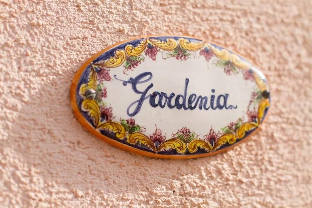 Agriturismo Baglio Donna Santa 33/48