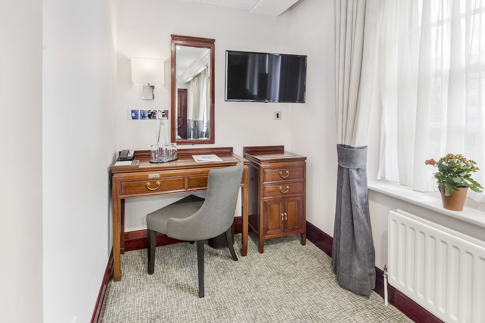 Gem Fitzrovia Hotel 37/49