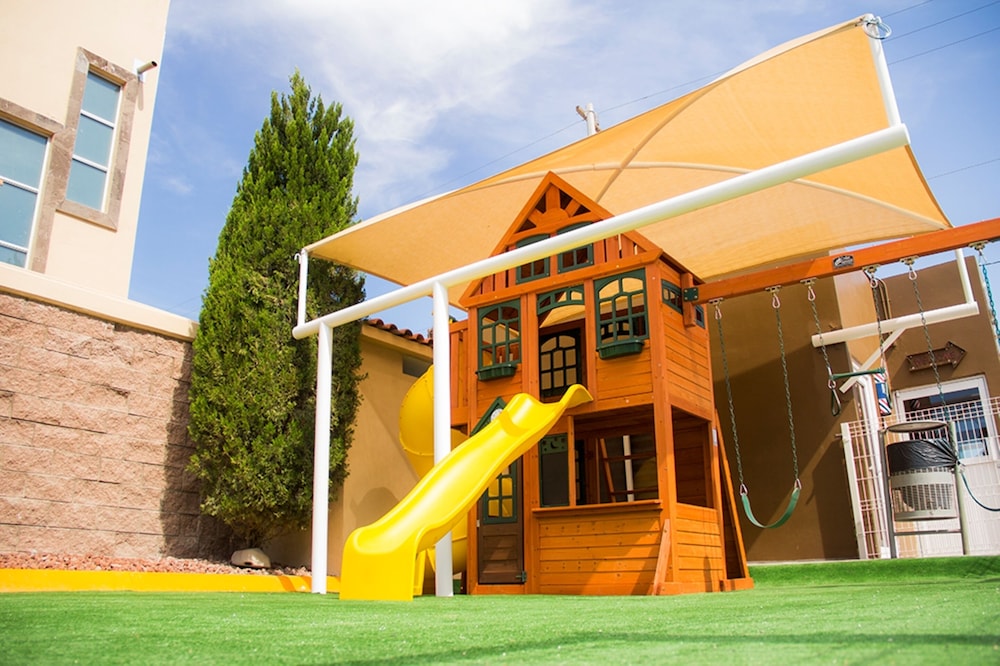 Copper Canyon Boutique Hotel 42/48