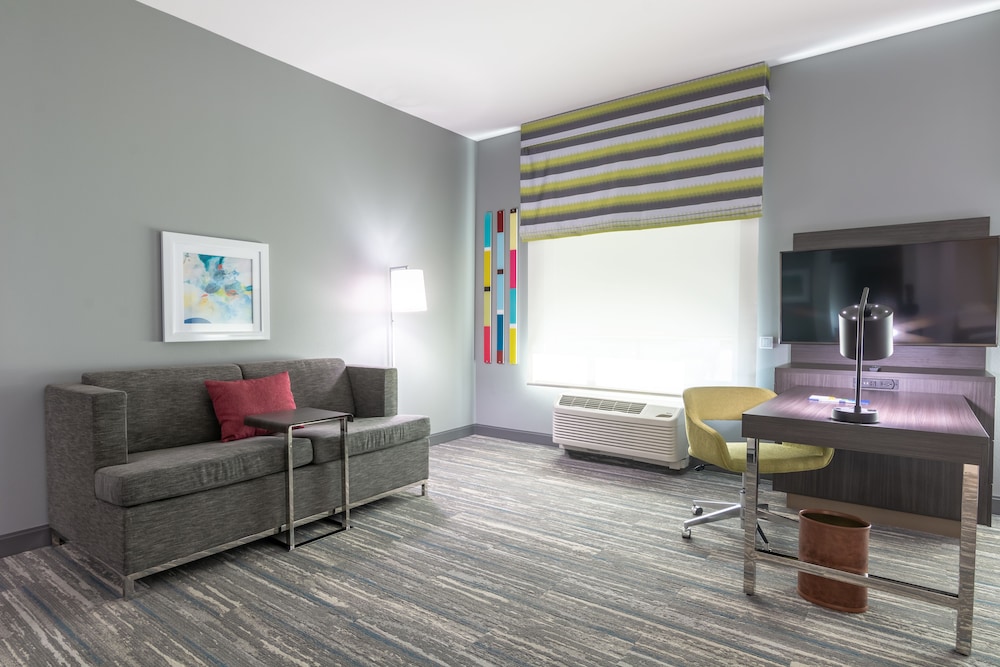 Hampton Inn & Suites Dallas East TX 32/45