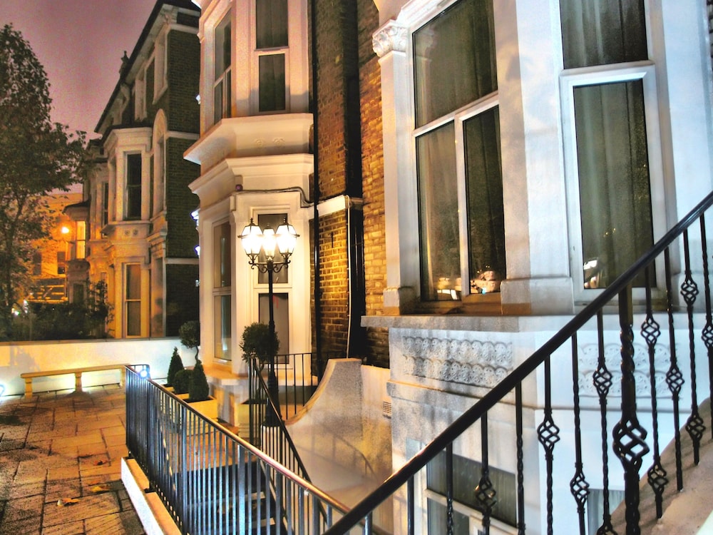 Hotel 65 in LONDON