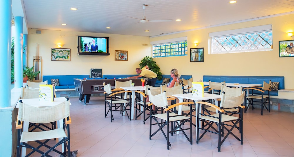 Melissa Apartments, Studios & Suites 45/60