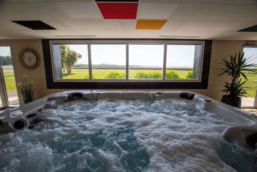 swimming pool spa