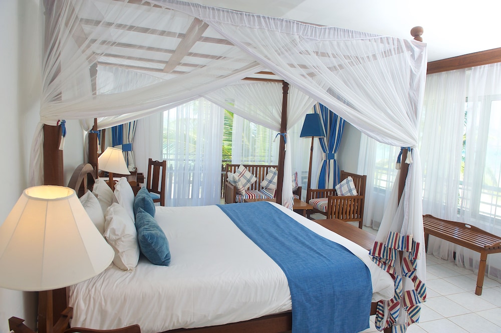 Voyager Beach Resort 11/38