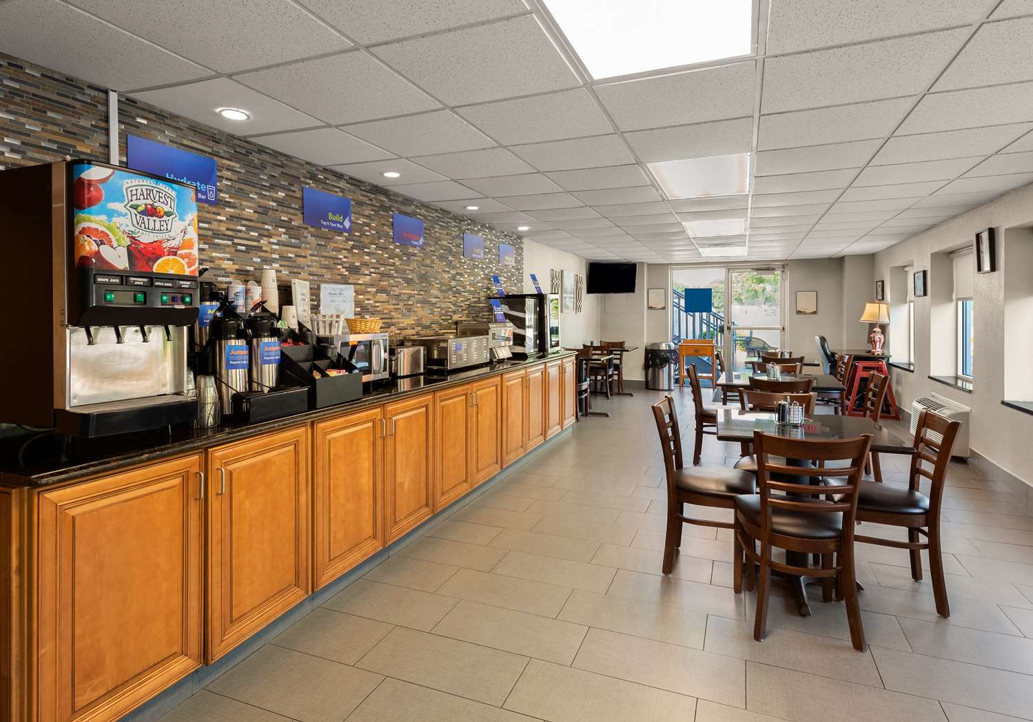 Best Western Adena Inn 24/38