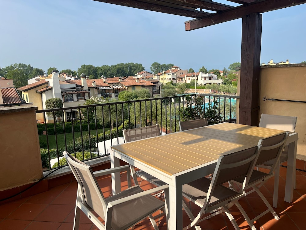 Lugana Village Resort & Sporting Club 48/50