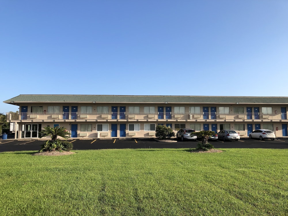 Motel6 Clute, TX in CLUTE - TX