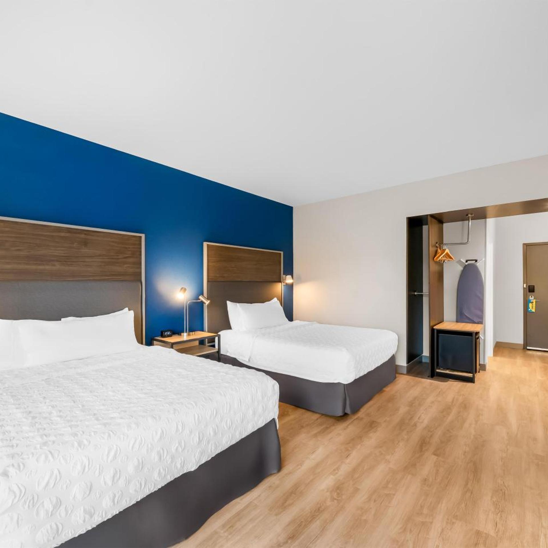 Room, King Bed, 2 Queen Beds, Accessible
