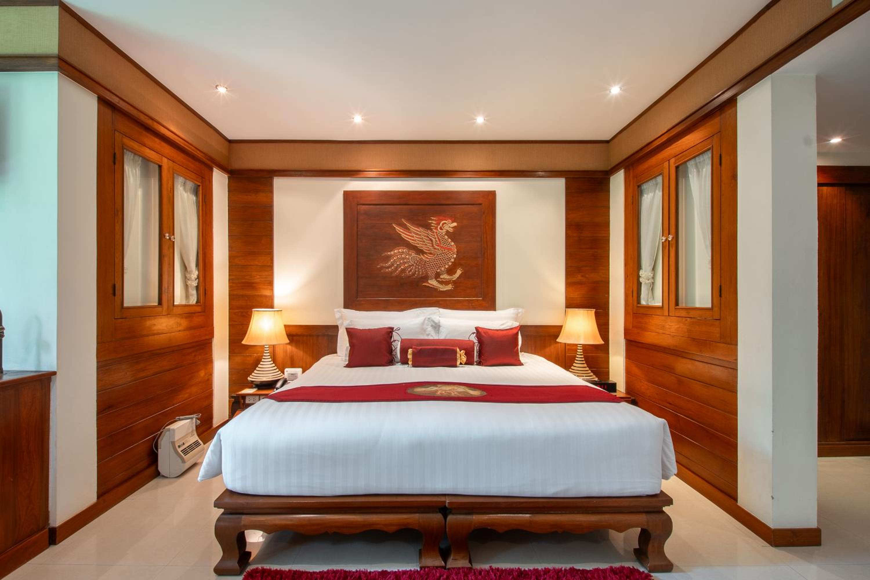 جناح جونيور بسرير كينج مع أريكة، Kodchasri Thani Hotel Chiangmai 7/10