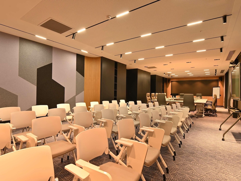Mercure Tashkent North 82/90