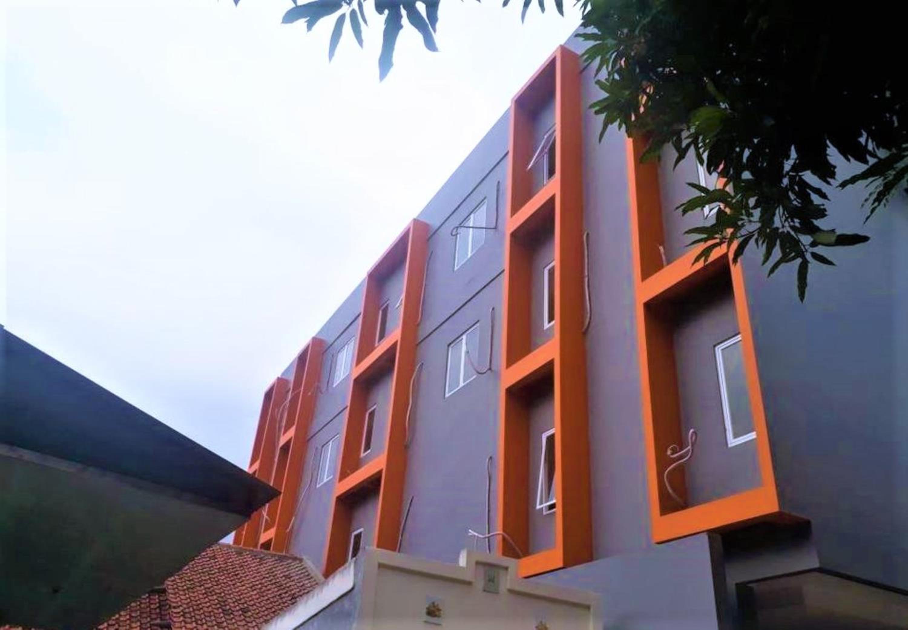 Giant Kost by ZUZU 3/46