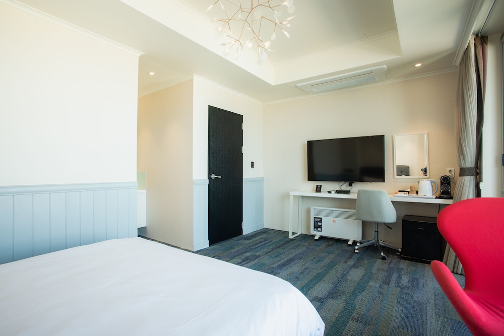 Winners Hotel 7/28