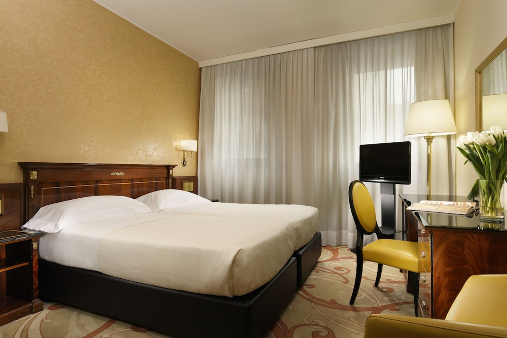 Unahotels Scandinavia Milan 13/65