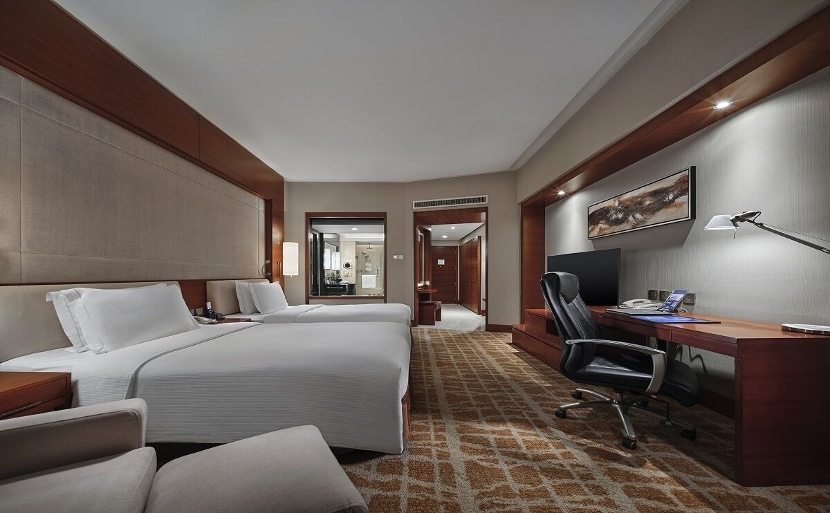 DELUXE, TWIN BEDS