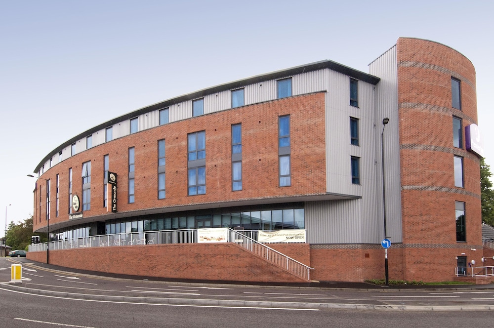 Premier Inn Newmarket Hotel 6/42