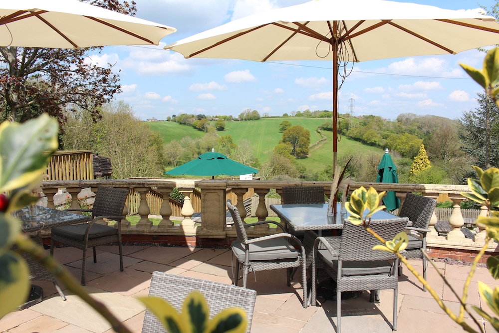 The Manor Arms Inn 24/37