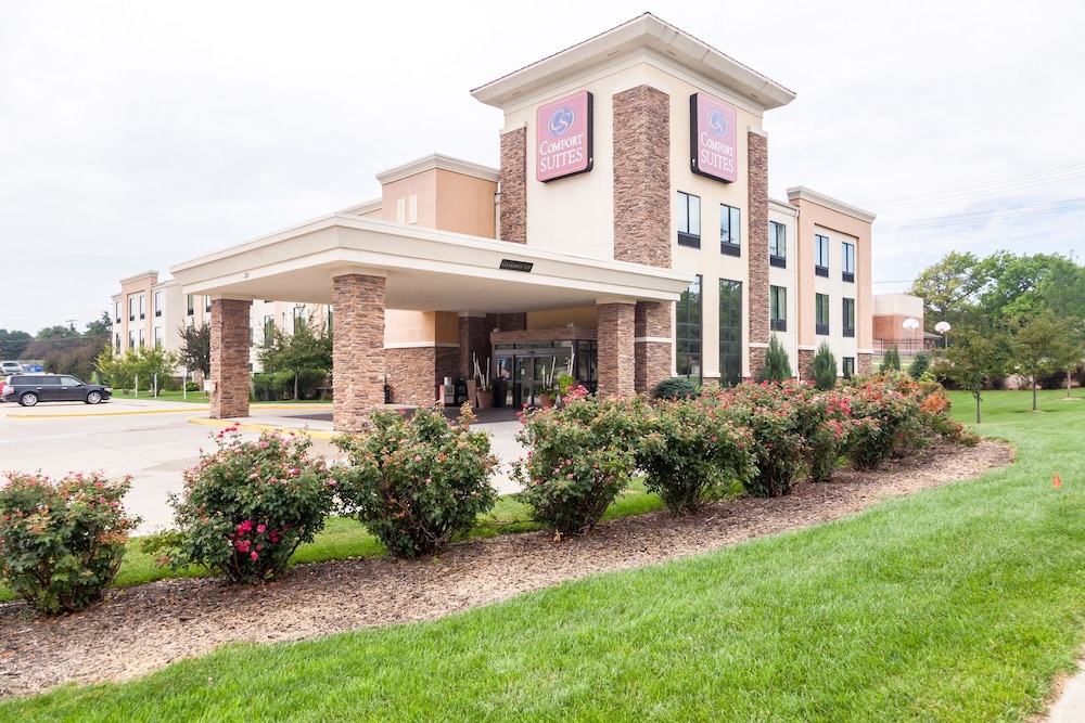 Comfort Suites East 5/42