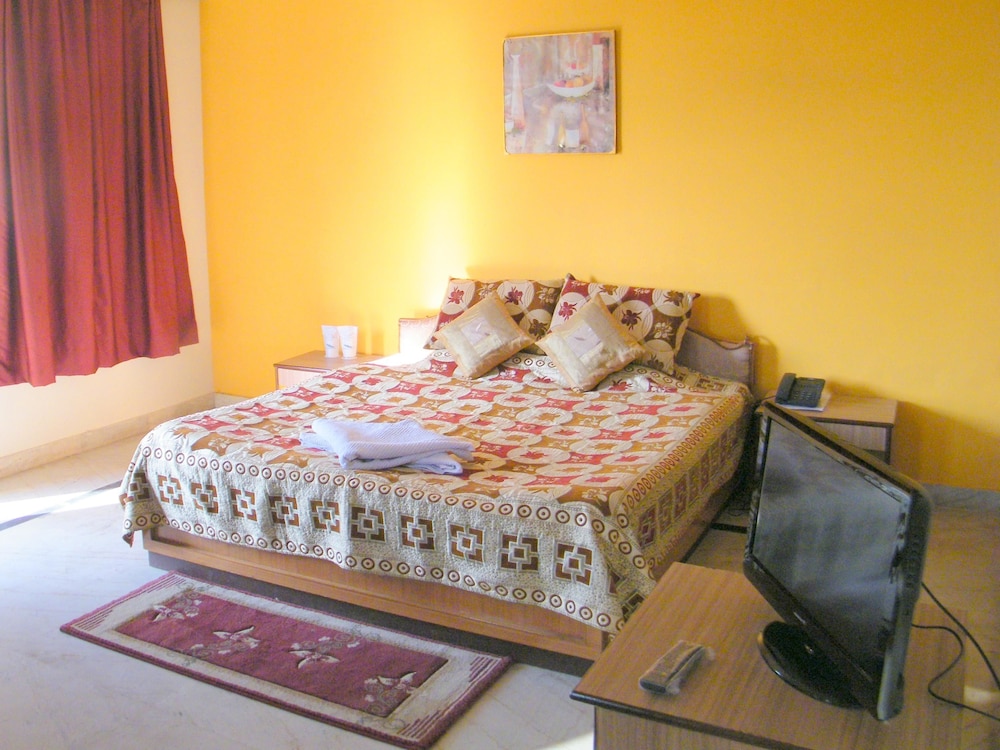 HOTEL SWARAJ RESORTS 18/73