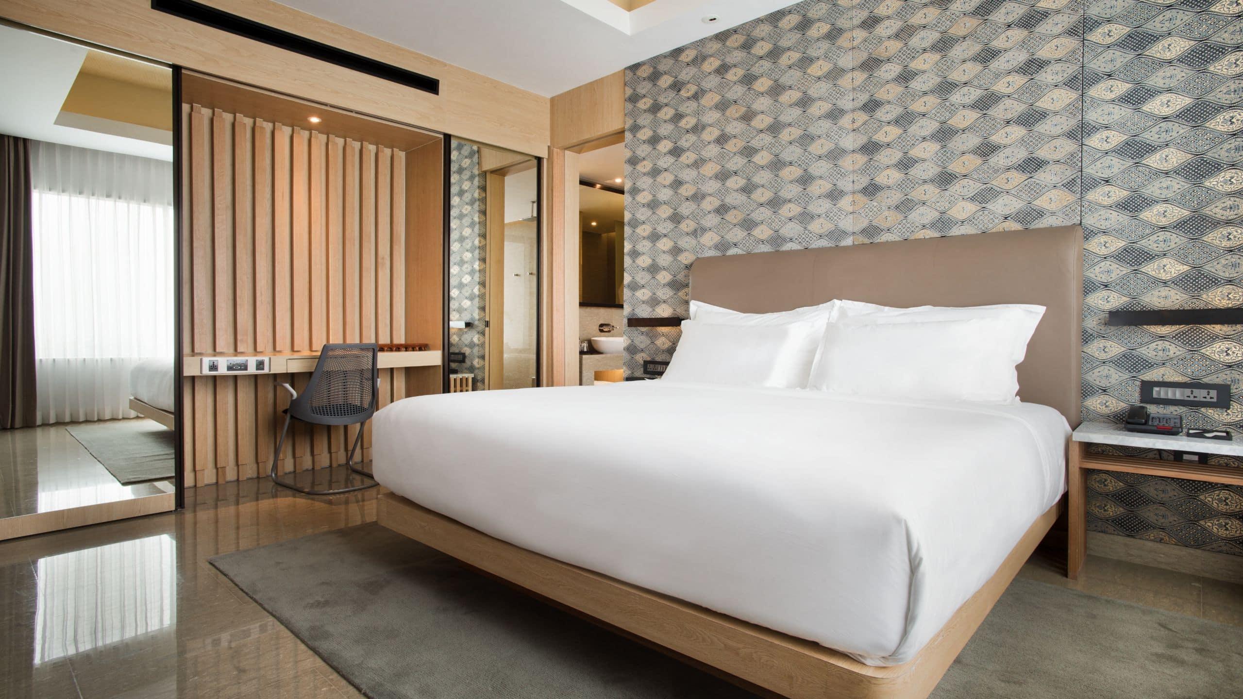 Executive, Suite