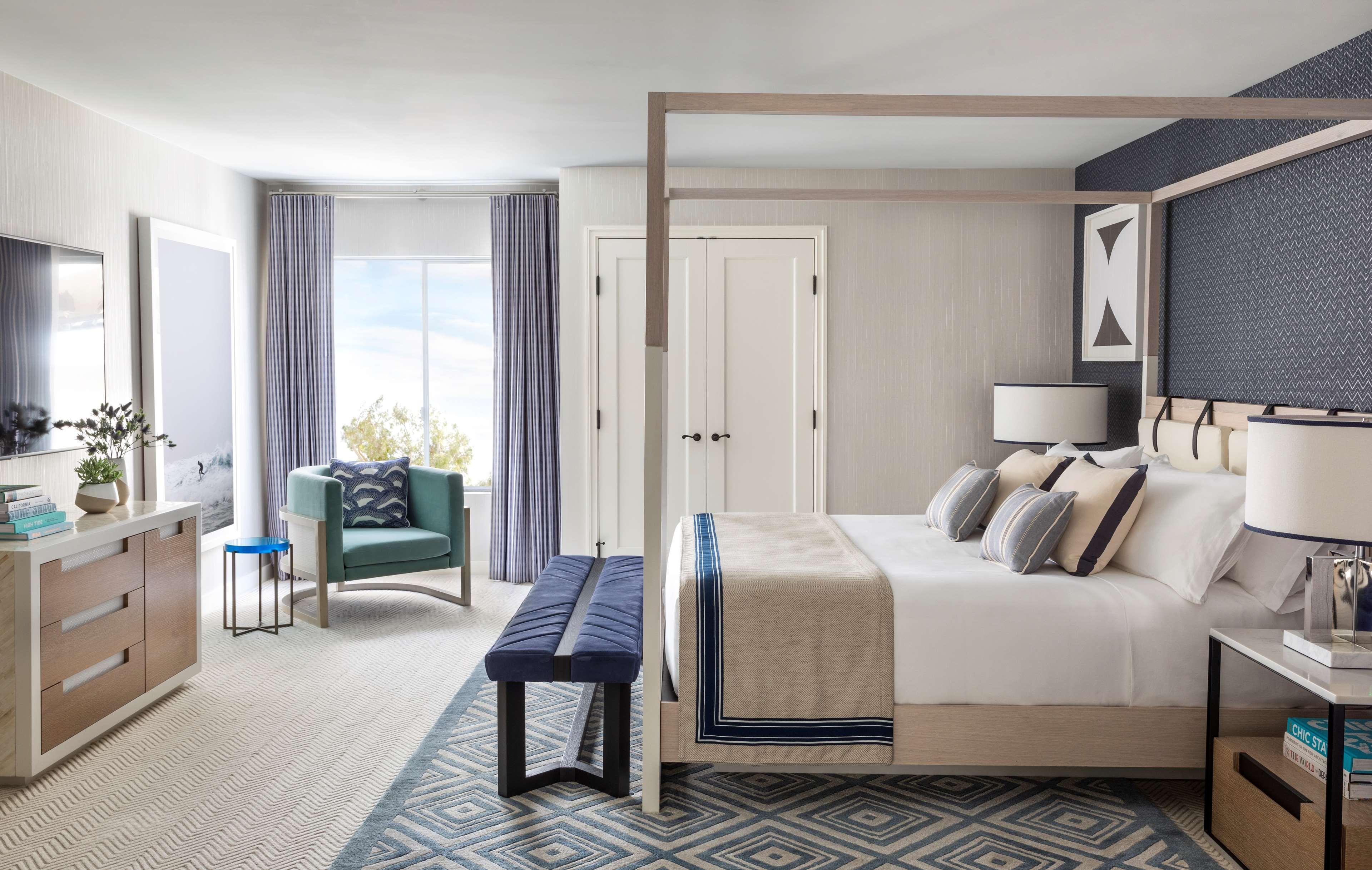 OCEAN, KING BED
