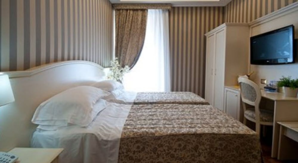 Trevi 41 Hotel 43/47