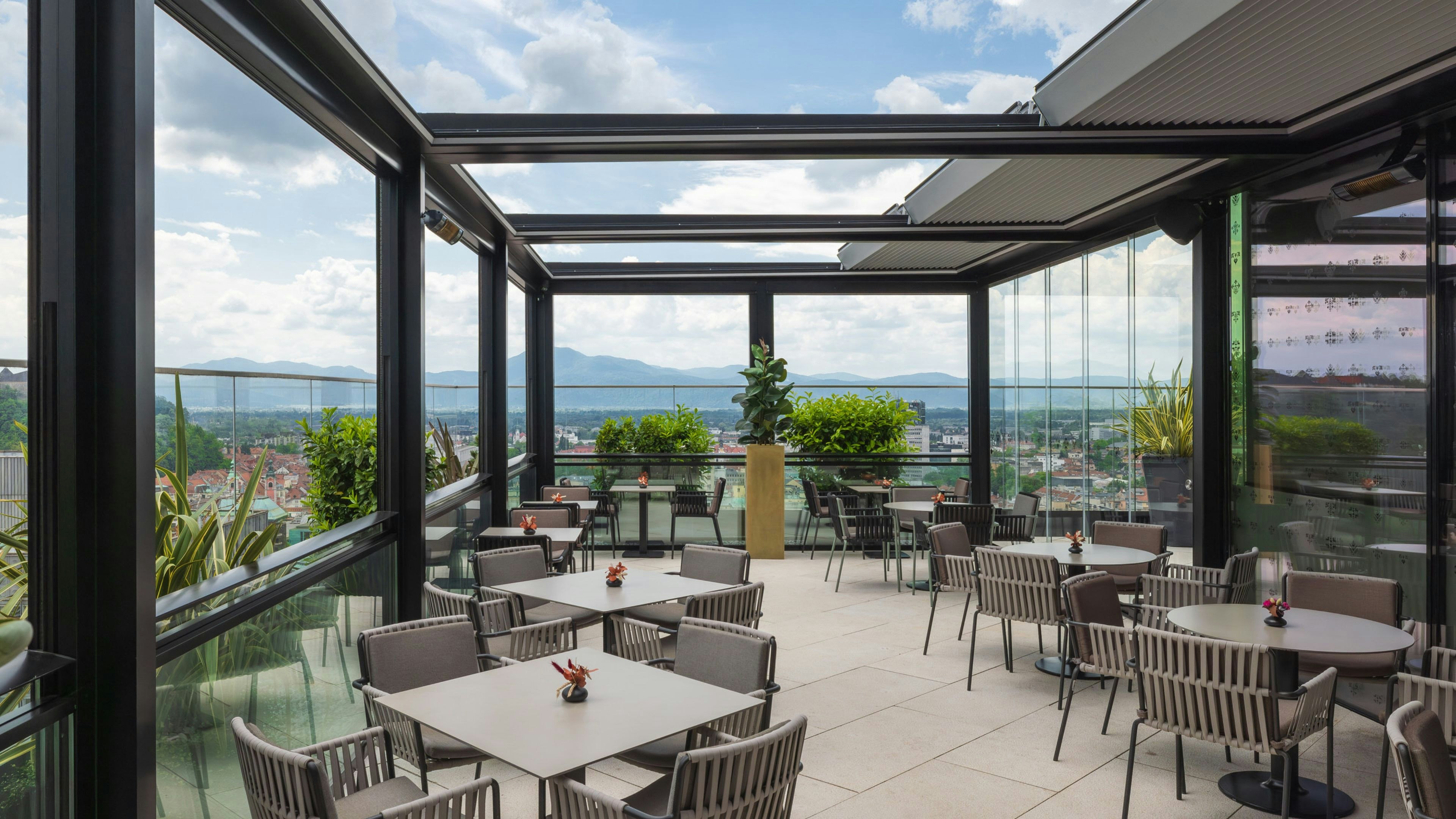 INTERCONTINENTAL LJUBLJANA 61/76