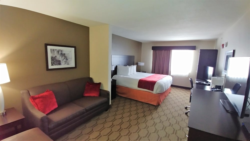 Best Western Palmyra Inn & Suites 8/30