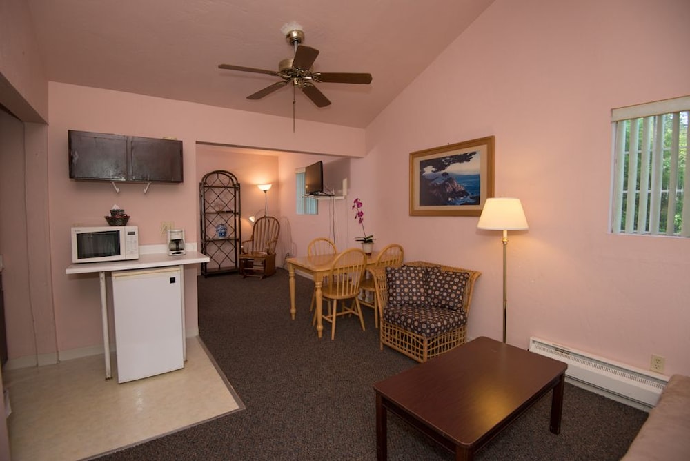 River View Garden Resort 56/68