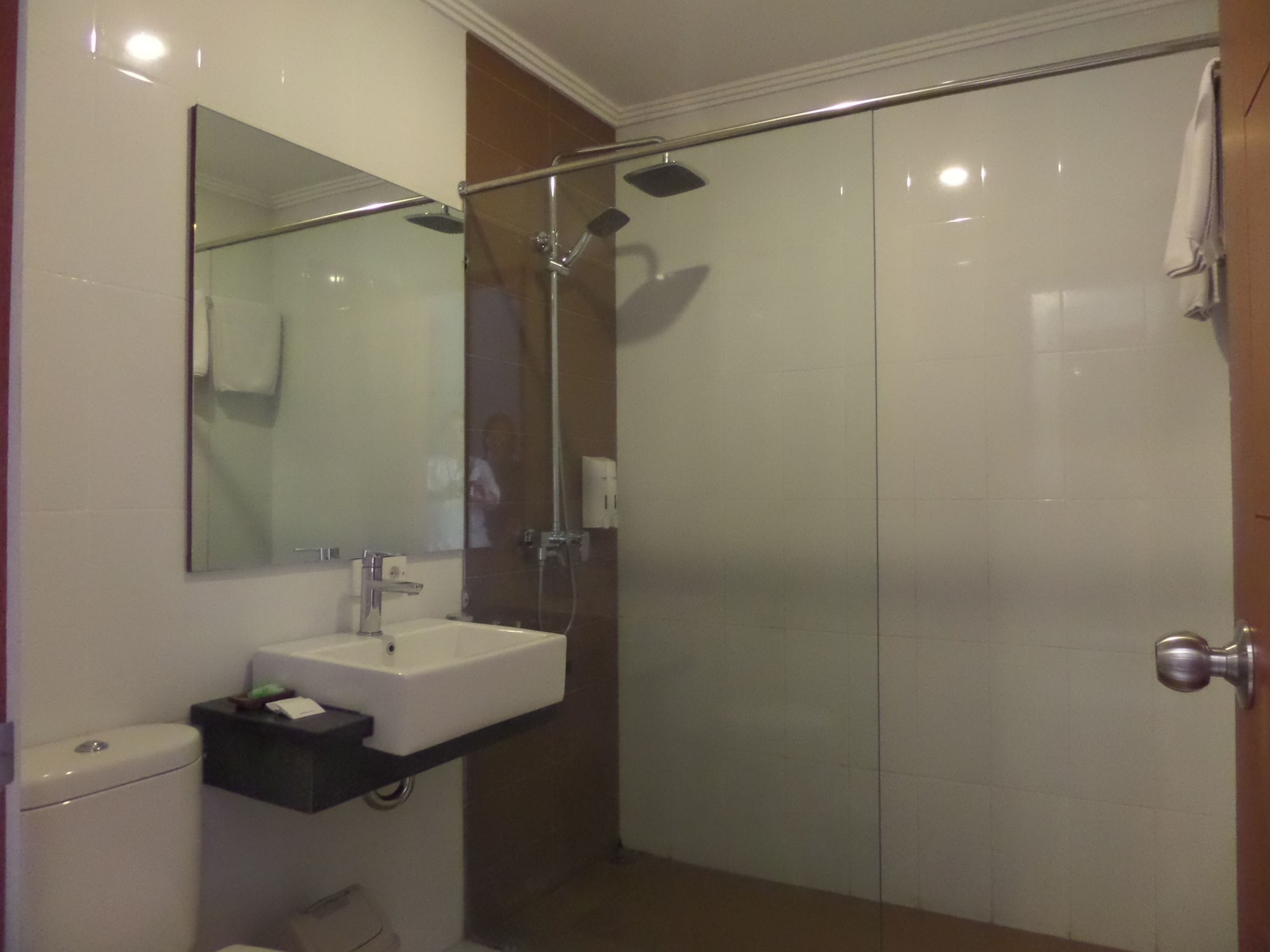 غرفة سوبيريور بسريرين منفصلين، Svarna Hotel Sanur 3/3