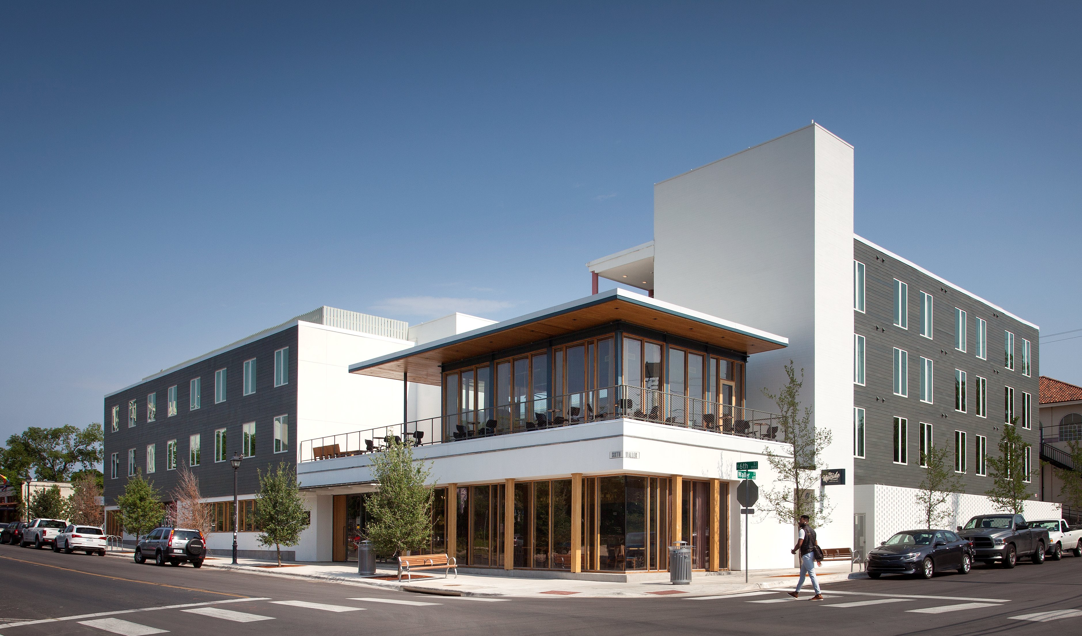 East Austin Hotel 40/44