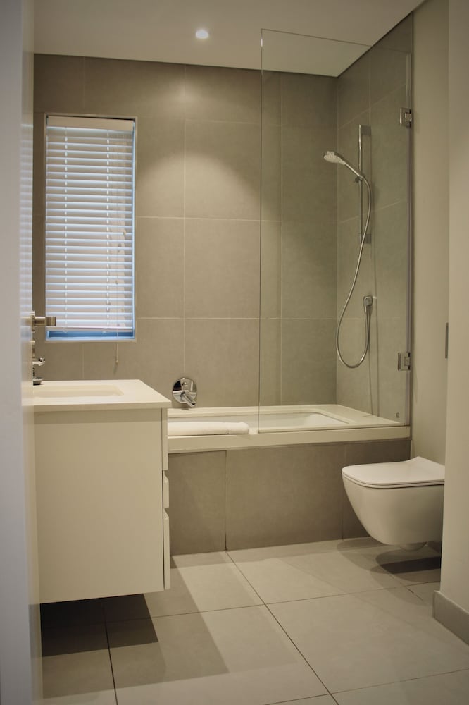 Axis Luxury Apartments 25/25