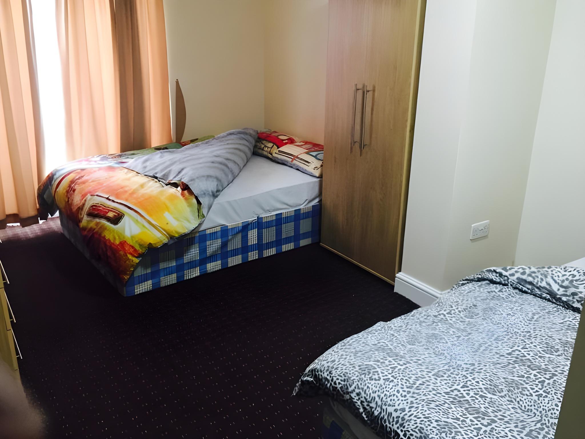 Room, Triple, Single Bed, Shared Bathroom
