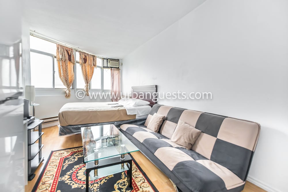 Toronto Furnished Living 41/52