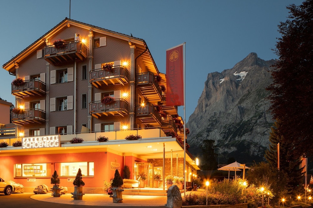Parkhotel Schoenegg 3/50