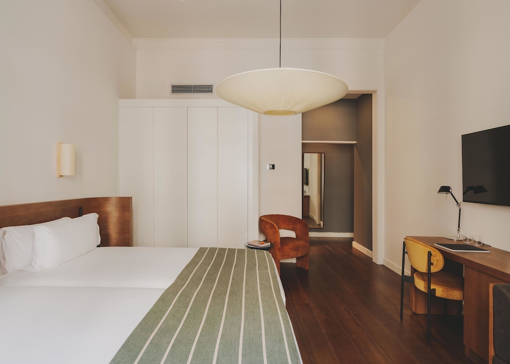 ROOM, TRIPLE